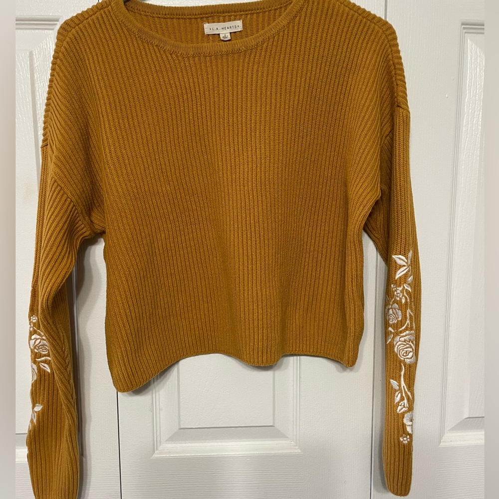 L.A. Hearts pullover sweater